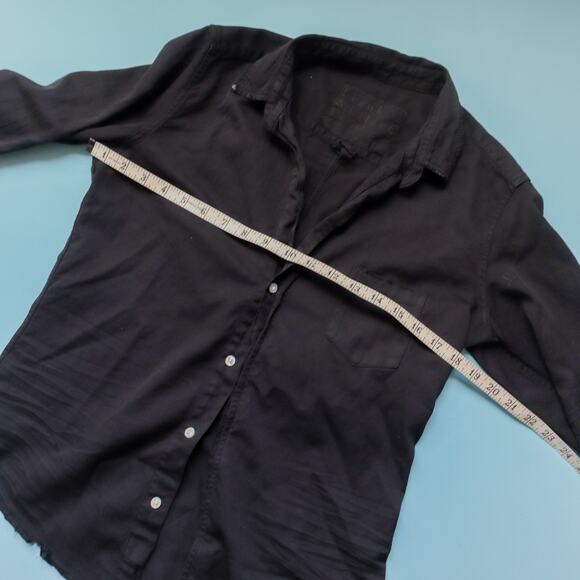 Frank & Eileen Barry Black Raw Hem Button Front Chambray Top Size Small - Picture 7 of 9